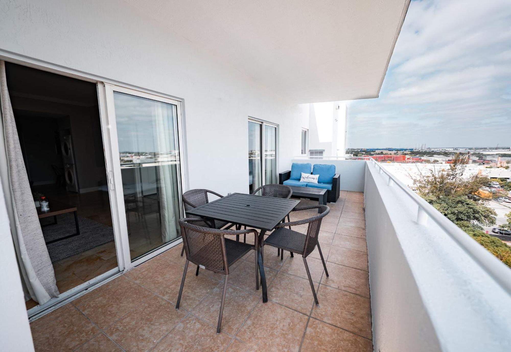 Nuvo Suites Hotel - Miami Doral Sweetwater Екстер'єр фото